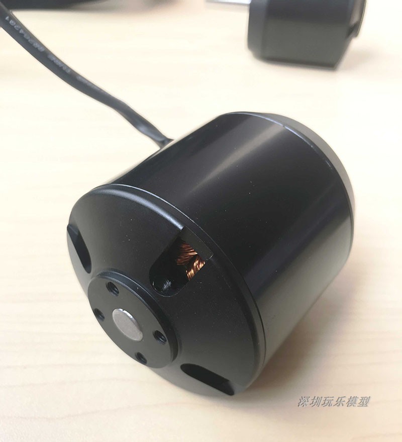 6384 ブラシレスモーター 170KV ホールセンサー付き - 6384 Brushless Motor Sensored のレビューと価格